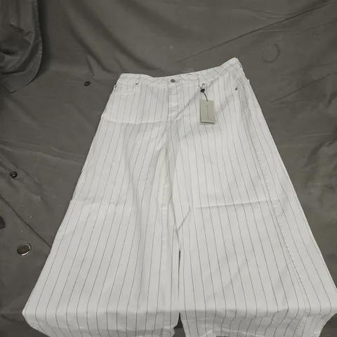 MINT VELVET WHITE PINSTRIPED TROUSERS – UK 14R (EU 42R, US 10R)