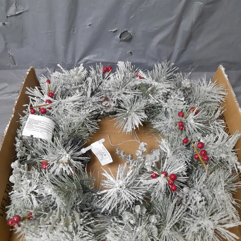 BAVARIAN LIT WREATH