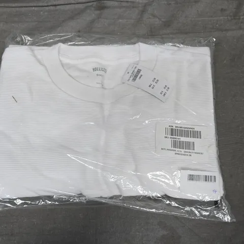 BAGGED HOLLISTER BOXY FIT WHITE TSHIRT - LARGE