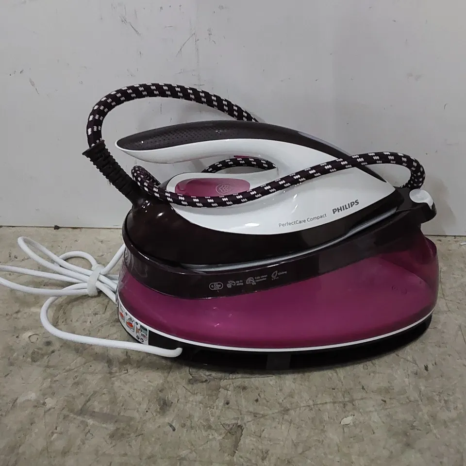 BOXED PHILIPS STIRATURA COMPACT STEAM IRON GC7842