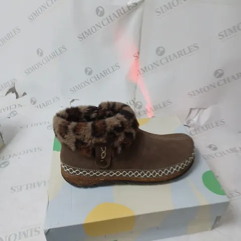 EARTH ORIGINS EMMALYN SUEDE HOUSE BOOTIE SLIPPER SIZE 6