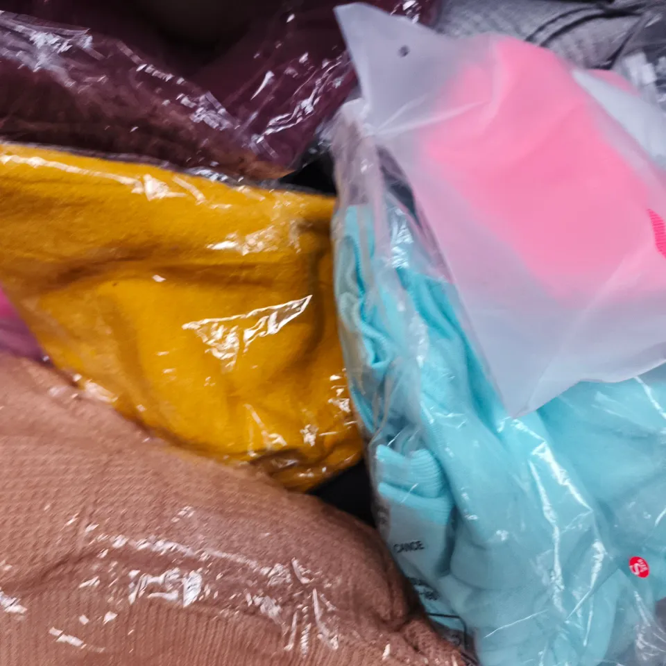 APPROXIMATELY 20 ASSORTED CLOTHING AND FASHION PRODUCTS IN VARIOUS STYLES AND SIZES - COLLECTION ONLY