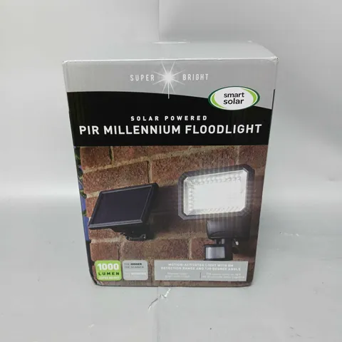 SMART SOLAR HIGH LUMEN PIR SECURITY LIGHT