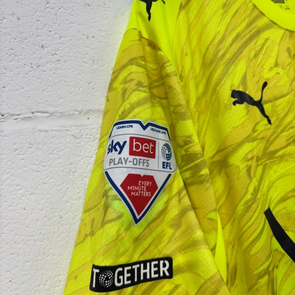 STOCKPORT COUNTY F.C PLAY-OFFS MATCH WORN AWAY GOLEKEEPERS SHIRT IN FLUO YELLOW - UK XL / MAX METCALFE #25