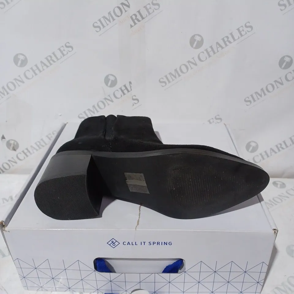 BOXED CALL IT SPRING ALDO CRAREWETH BOOTS - 6