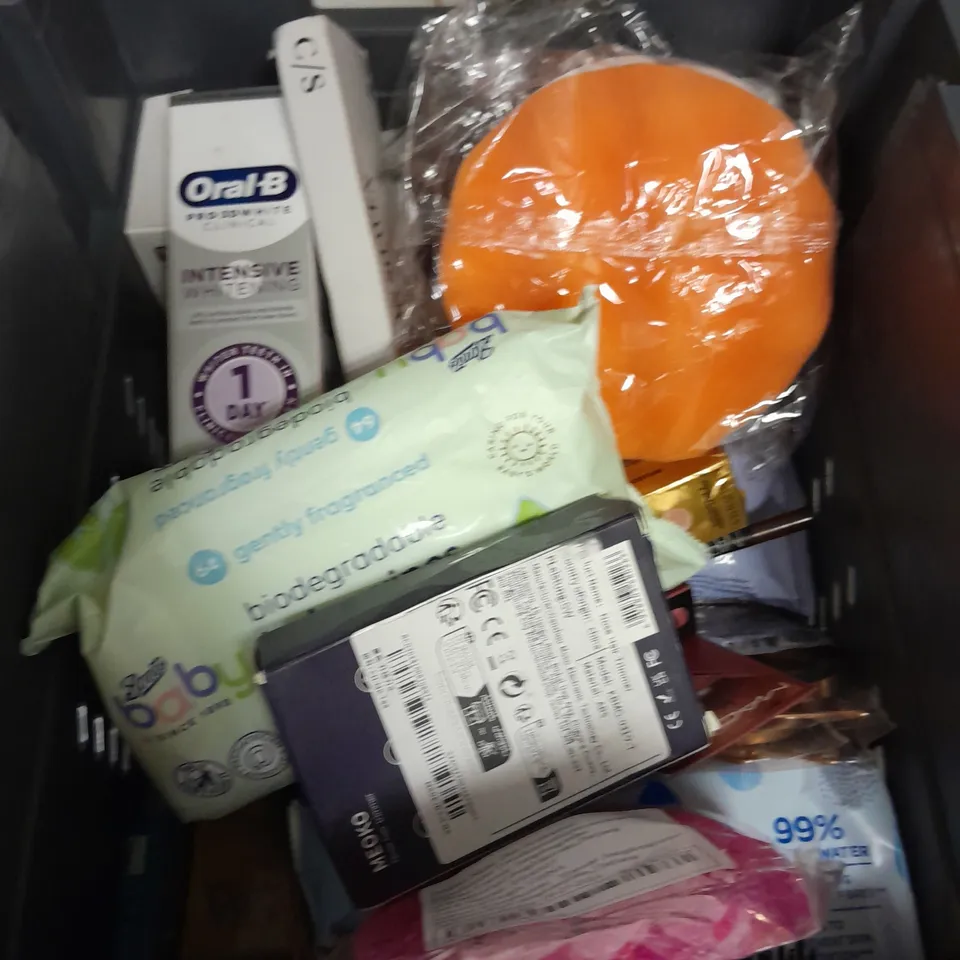 APPROXIMATELY 15 ASSORTED HEALTH & BEAUTY PRODUCTS TO INCLUDE BRUSH BABY TOOTHPASTE, HUGGIES BABY WIPES AND CANTU CURLING CREAM