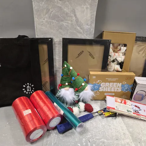 APPROXIMATELY 20 ASSORTED ITEMS TO INCLUDE WIRELESS KARAOKE SPEAKER, HELLO KITTY ORGANISER, PICTURE FRAME, ARTIFICIAL LILLIE, CHRISTMAS GONK, ESTWING HAMMER