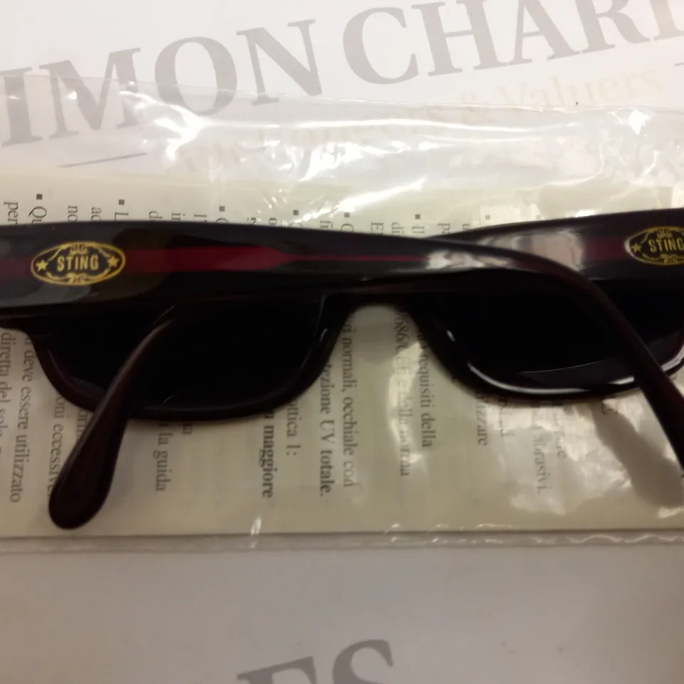 APPROXIMATELY 9 DIERRE STING SUNGLASSES - BOXED