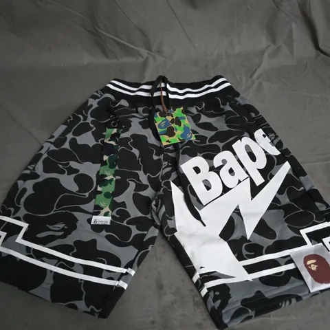BAPE CAMOUFLAGE SHORTS – WORLD GONE MAD TAG, MEN'S SIZE S 