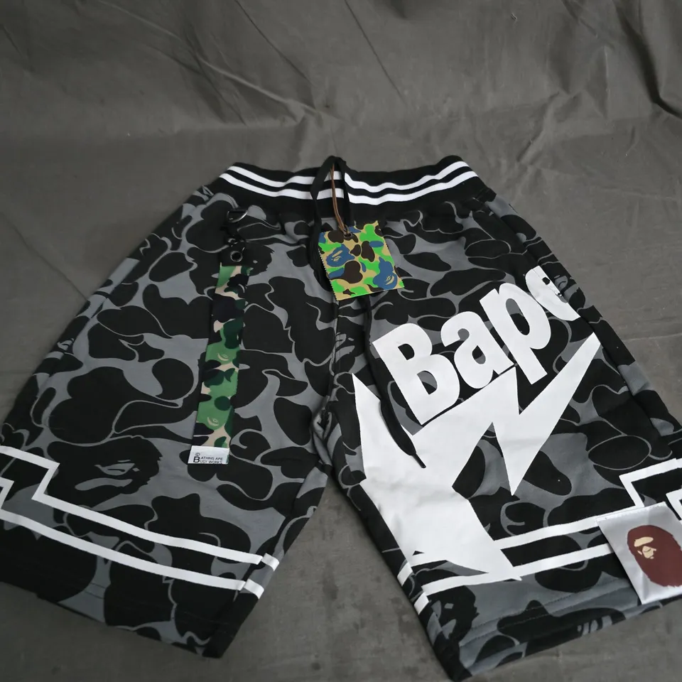 BAPE CAMOUFLAGE SHORTS – WORLD GONE MAD TAG, MEN'S SIZE S 