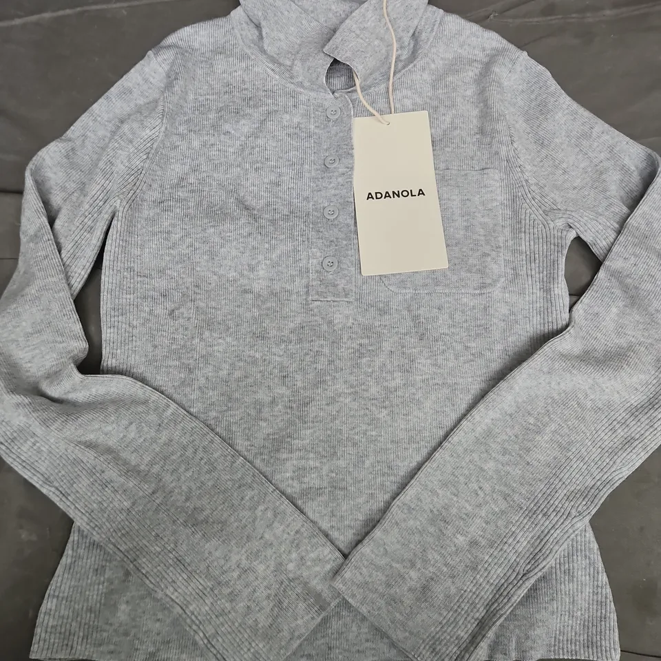 ADANOLA KNIT LONG SLEEVE BUTTON UP TOP IN LIGHT GREY MELANGE - MEDIUM