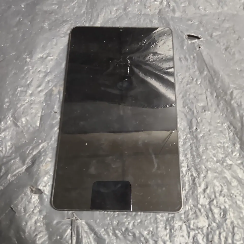 SAMSUNG TABLET – BLACK, SINGLE REAR CAMERA