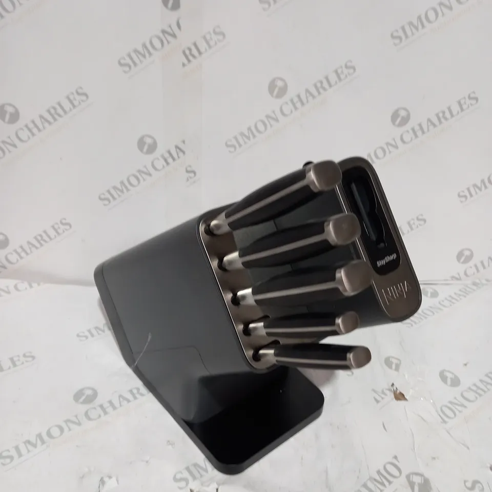 BOXED NINJA FOODI STAYSHARP 5 PIECE KNIFE BLOCK WITH INTEGRATED SHARPENER K32005UK