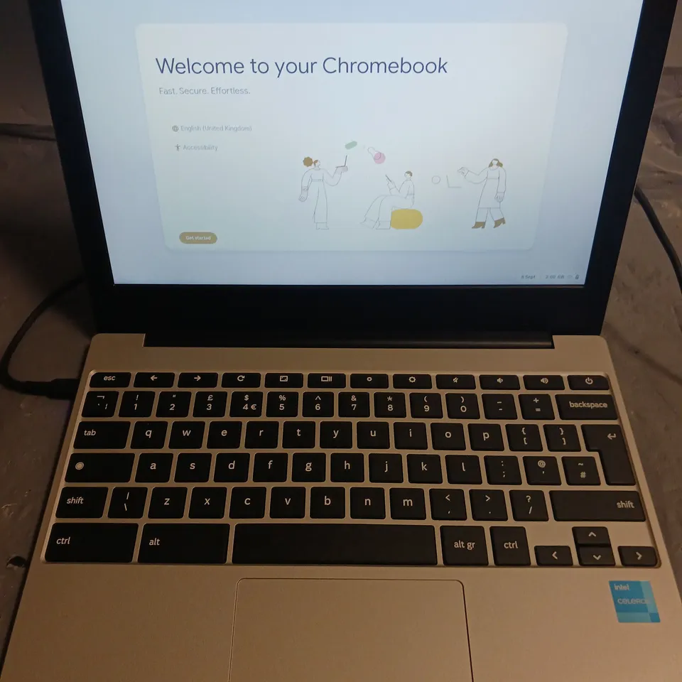 BOXED GALAXY CHROMEBOOK GO INTEL CELERON LAPTOP IN SILVER - XE310XDA-KA1UK