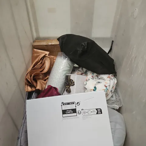 APPROXIMATELY 20 ASSORTED OVERSIZED HOUSEHOLD PRODUCTS TO INCLUDE LED LIGHTS, WALLPAPER, VARIOUS WEIGHTS ETC