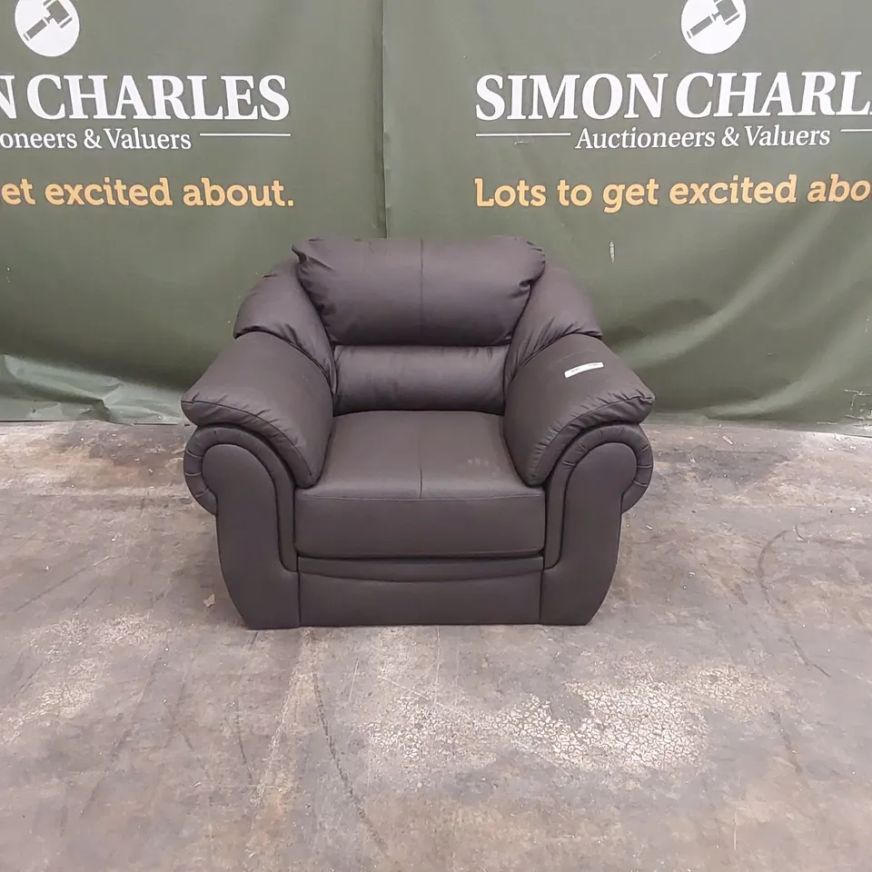 QUALITY DESIGNER FAUX LEATHER ARM CHAIR