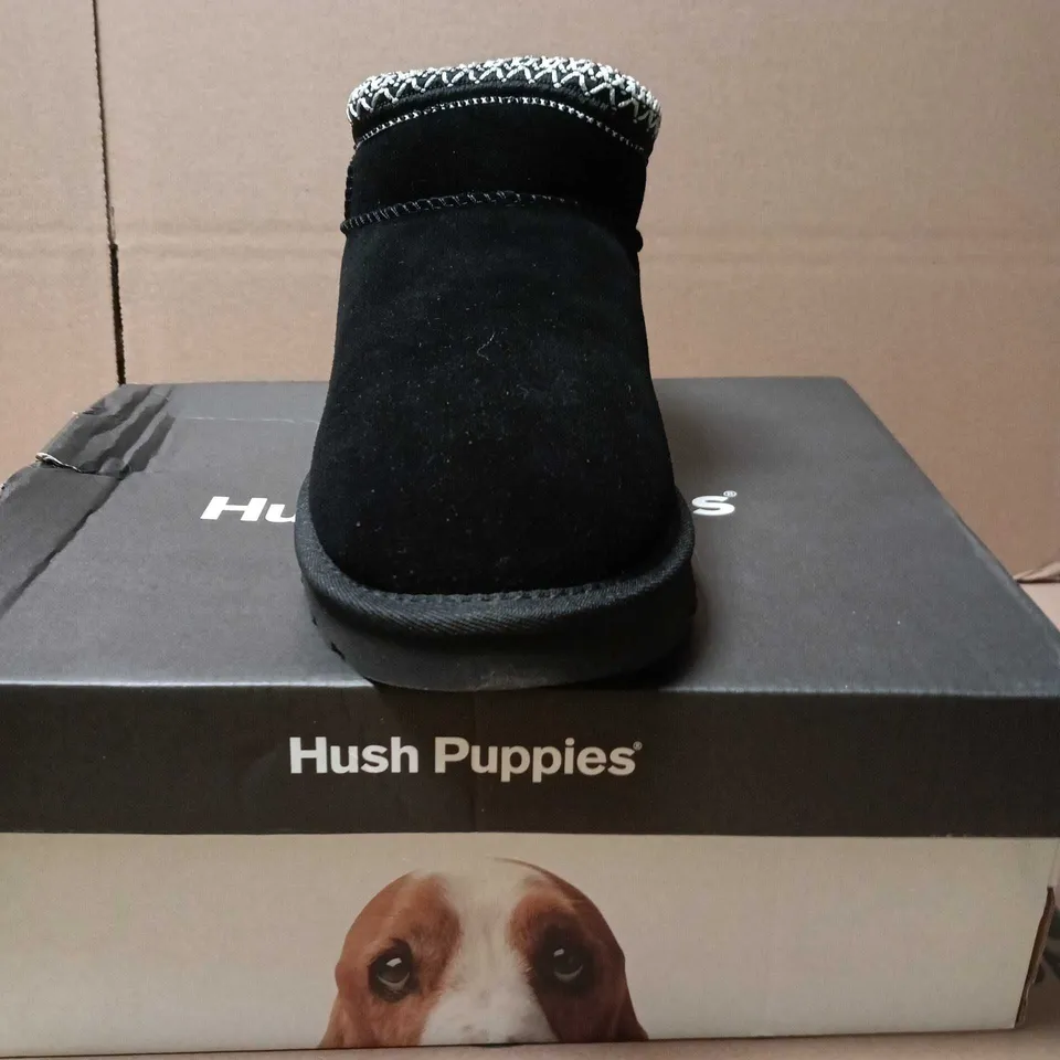HUSH PUPPIES SLOANE BOOTIE SLIPPER – BLACK, WOMEN’S UK 8