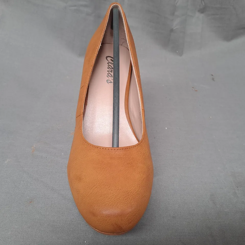 BOX OF APPROXIMATELY 10 PAIRS OF CLARA'S CLOSED TOE HIGH HEEL SLIP-ON SHOES IN BROWN IN VARIOUS SIZES
