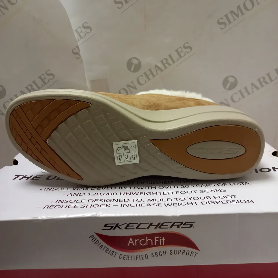 SKECHERS CHESTNUT SUEDE WEDGE TRAINERS - SIZE 6