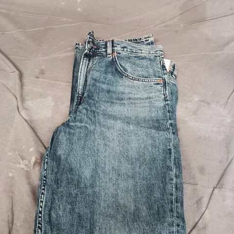 WEEKDAY MERCURY JEANS – MID WAIST, SLIM FIT, BOOTCUT LEG; SIZE 33/34