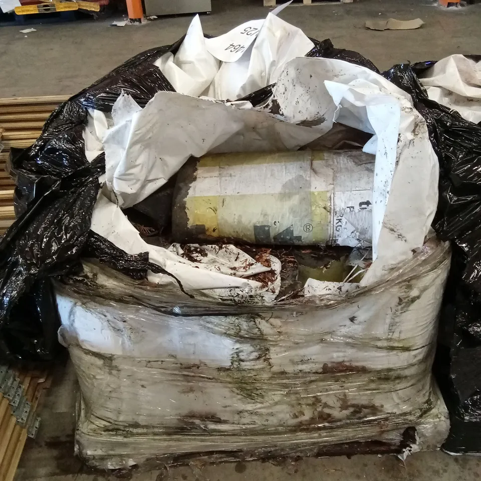 PALLET TO CONTAIN ROLLS OF GARDEN SHED ROOF FELT
