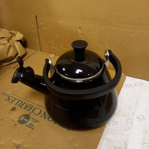 LE CREUSET KONE STOVE-TOP KETTLE WITH WHISTLE