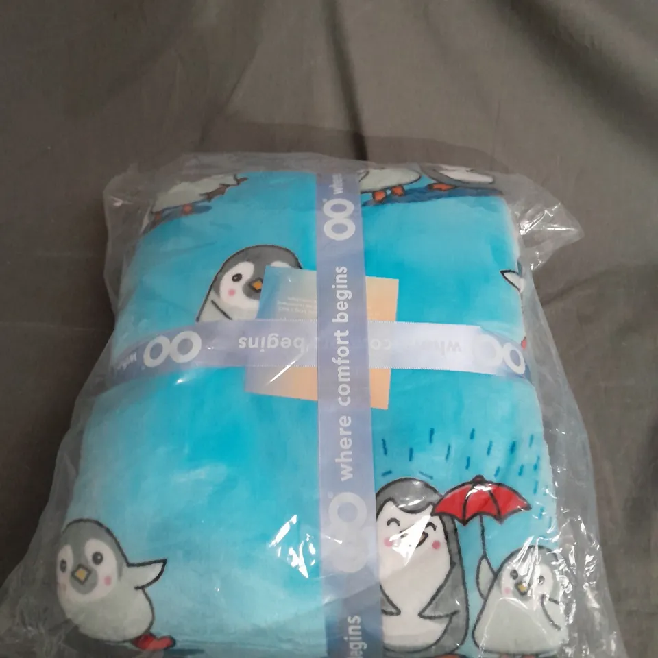 SEALED OODIE OVERSIZED HOODED BLANKET - PENGUIN  