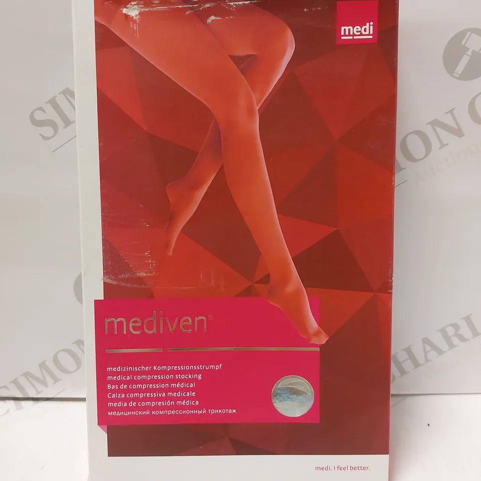MEDIVEN MEDICAL COMPRESSION STOCKINGS - NAVY PETITE CLOSED TOE