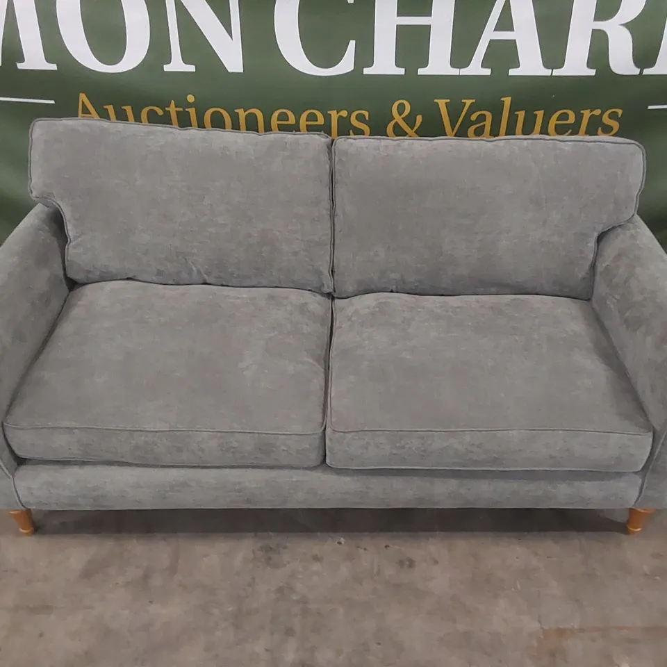 QUALITY DESIGNER WILLIAM FABRIC UPHOLSTERED 3 SEATER SOFA