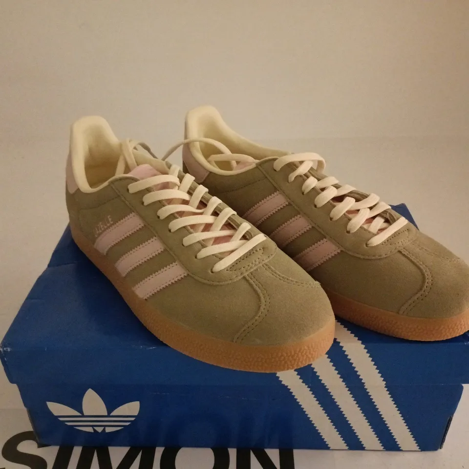 ADIDAS GAZELLE WOMENS UK 7 BOXED
