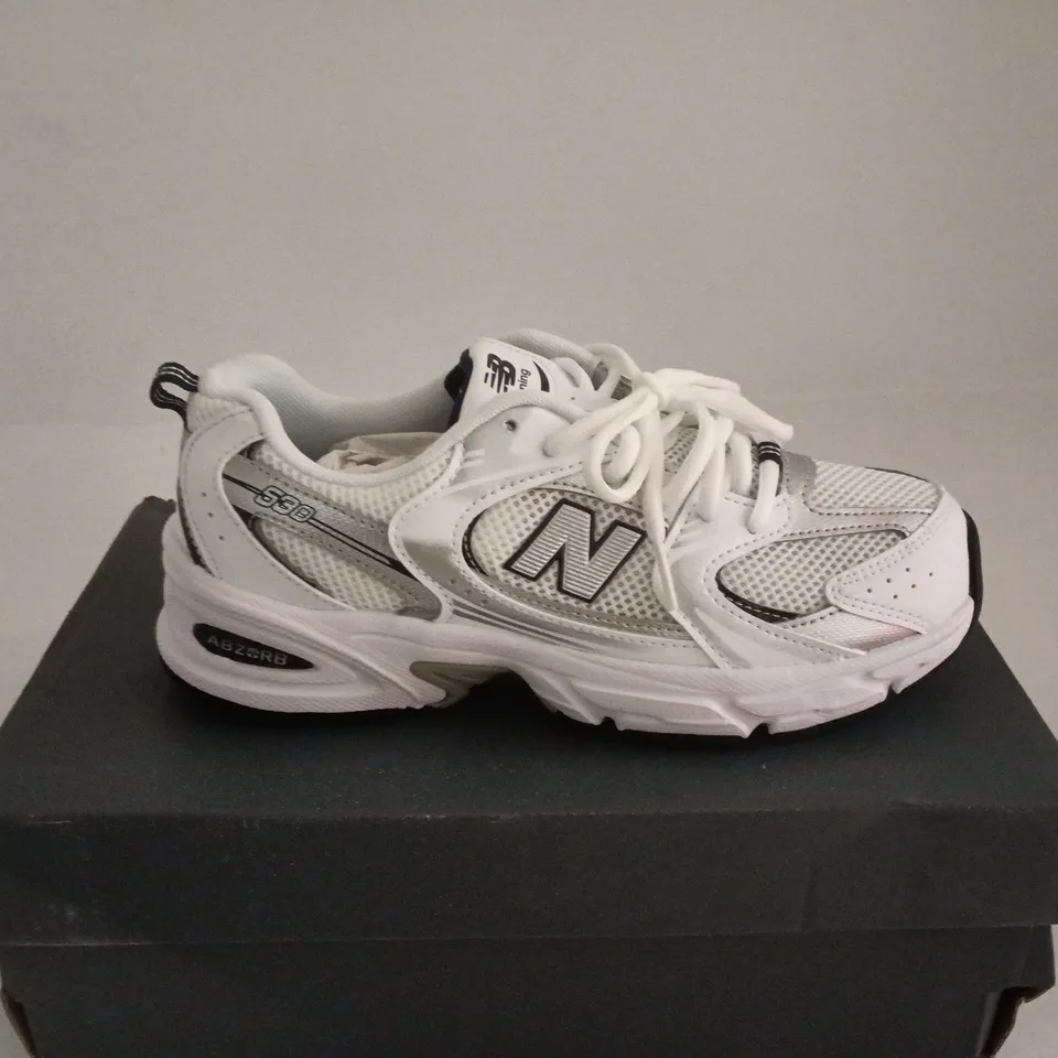 NEW BALANCE WHITE/SILVER TRAINERS UK 4 BOXED