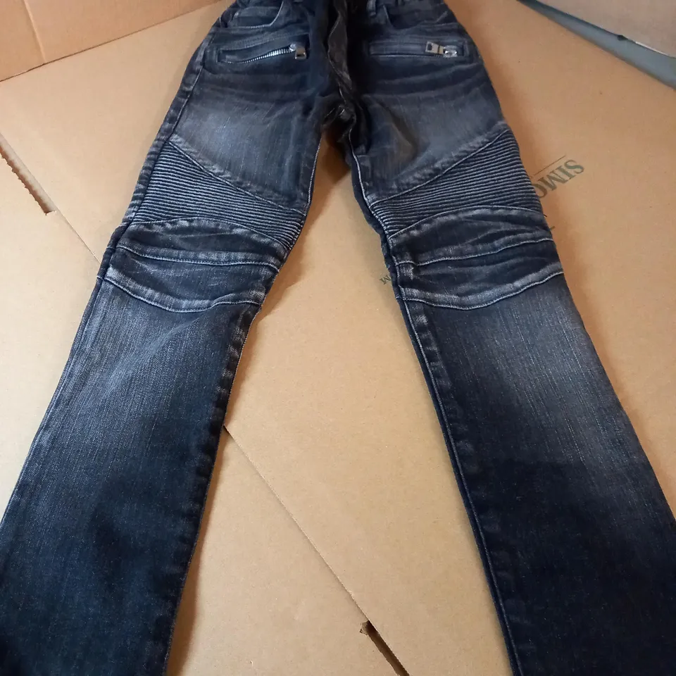 BALMAIN BLACK DENIM JEANS WITH RIBBED DETAIL AND ZIPPED POCKETS - SIZE UNKNOWN