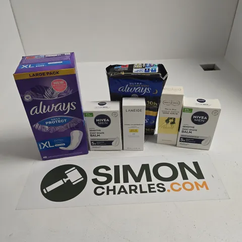 APPROXIMATELY 12 ASSORTED HEALTH & BEAUTY PRODUCTS TO INCLUDE NIVEA MEN POST SHAVE BALM, PERCY & REED MIRROR MIRROR SHINE SERUM, ALWAYS BIG PACK, ETC - COLLECTION ONLY