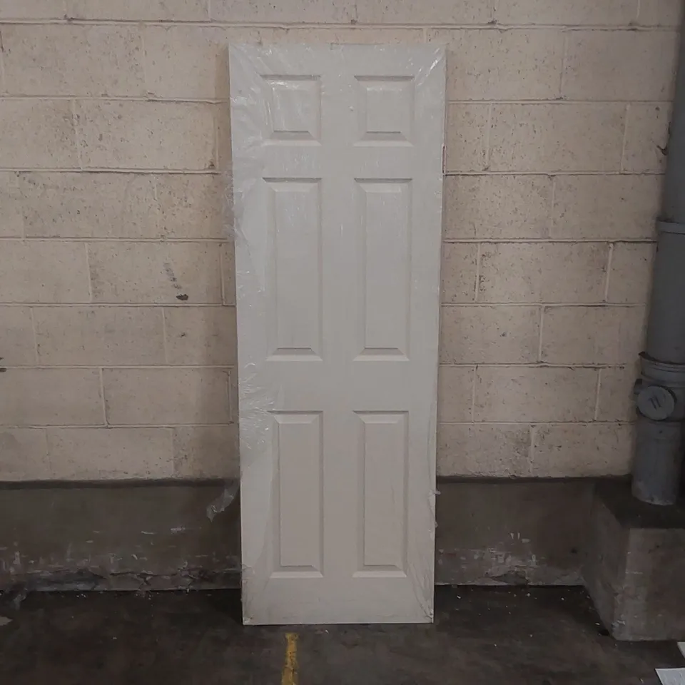 WOODEN INTERNAL DOOR - APPROXIMATELY 198.3 x 68.7cm