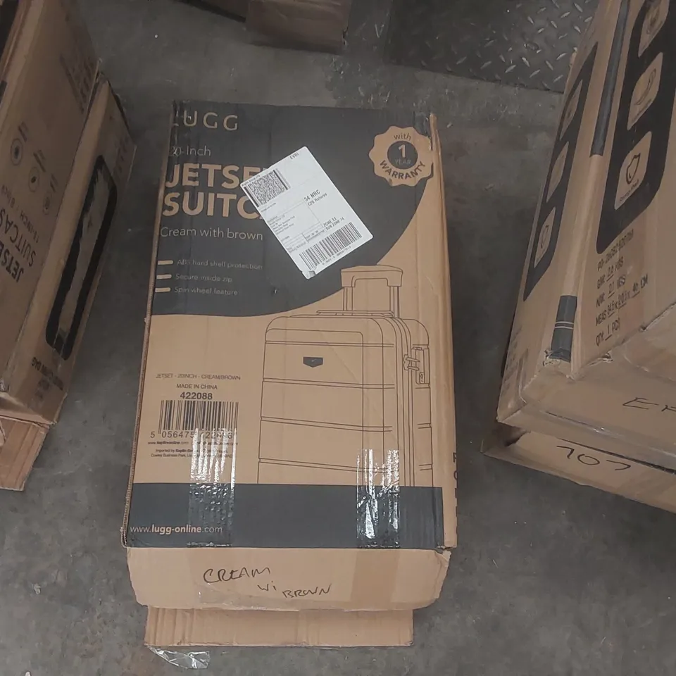 BOXED LUGG TRAVEL SUITCASE