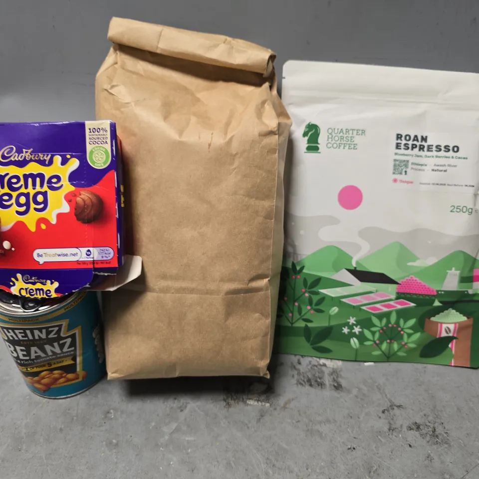 APPROXIMATELY 10 ASSORTED FOOD & DRINK ITEMS TO INCLUDE - ROAN ESPRESSO , CADBURYS CREAM EGG , HEINZ BEANS ETC