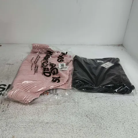 BOX OF APPROXIMATELY 12 ASSORTED CLOTHING ITEMS TO INCLUDE BOXY TUCK T SHIRT MINI DRESS BLACK XS ETC