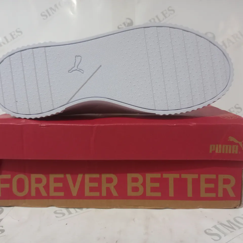 BOXED PAIR OF PUMA CARINA L SHOES IN WHITE UK SIZE 7