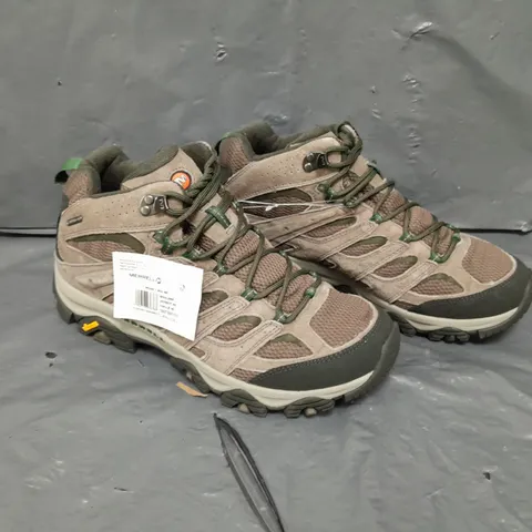 UNBOXED PAIR OF MERRELL MOAB 3 MID BOULDER HIKING BOOTS - UK 11 