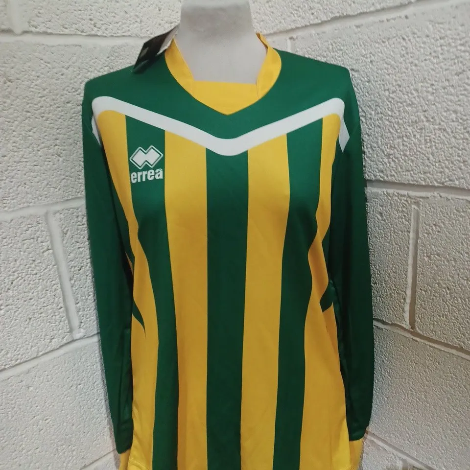 APPROXIMATELY 5 ASSORTED ERREA FOOTBALL TOP IN VARIOUS COLOURS AND SIZES 