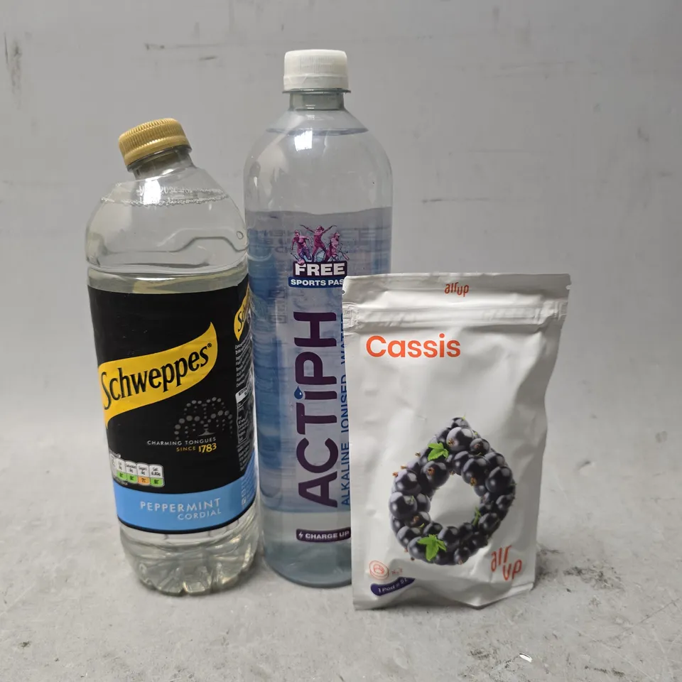 APPROXIMATELY 8 ASSORTED DRINK ITEMS TO INCLUDE - AIR UP CASSIS , ACTIPH IONISED WATER , SCHWEPPES PEPPERMINT CORDIAL ETC