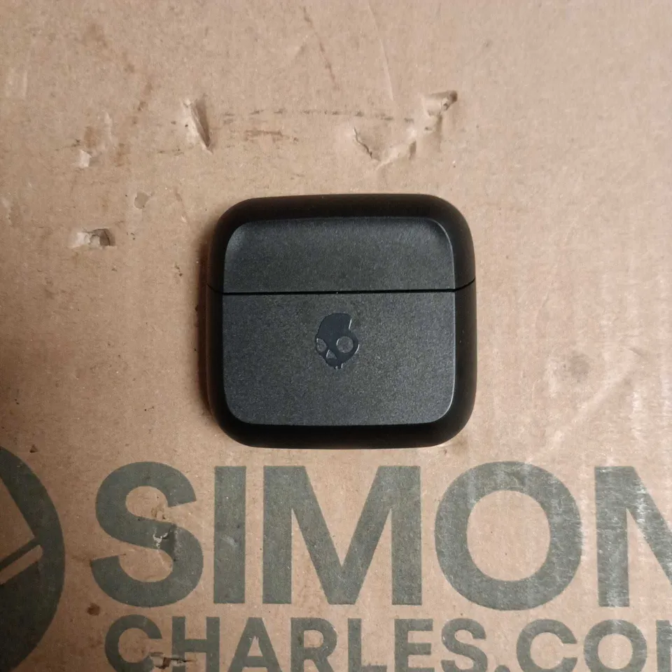 SKULLCANDY MOD TRUE WIRELESS EARBUDS WITH CHARGING CASE - BLACK - UNBOXED 