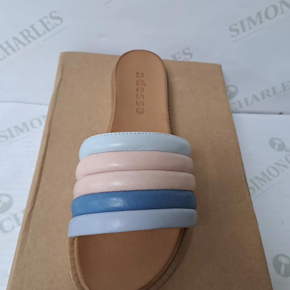 BOXED ADESSO MULTI COLOURED OPEN TOE SANDAL SIZE 5