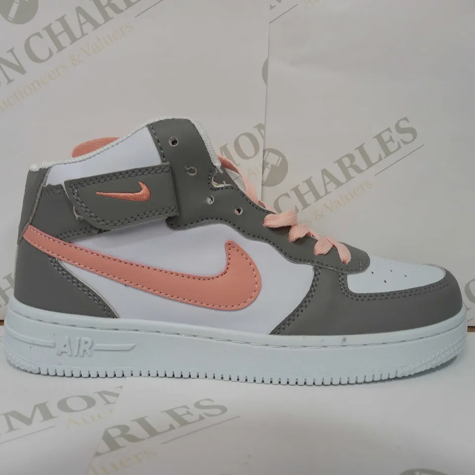 NIKE AIR FORCE MIDS IN WHITE & GREY - UK 4.5