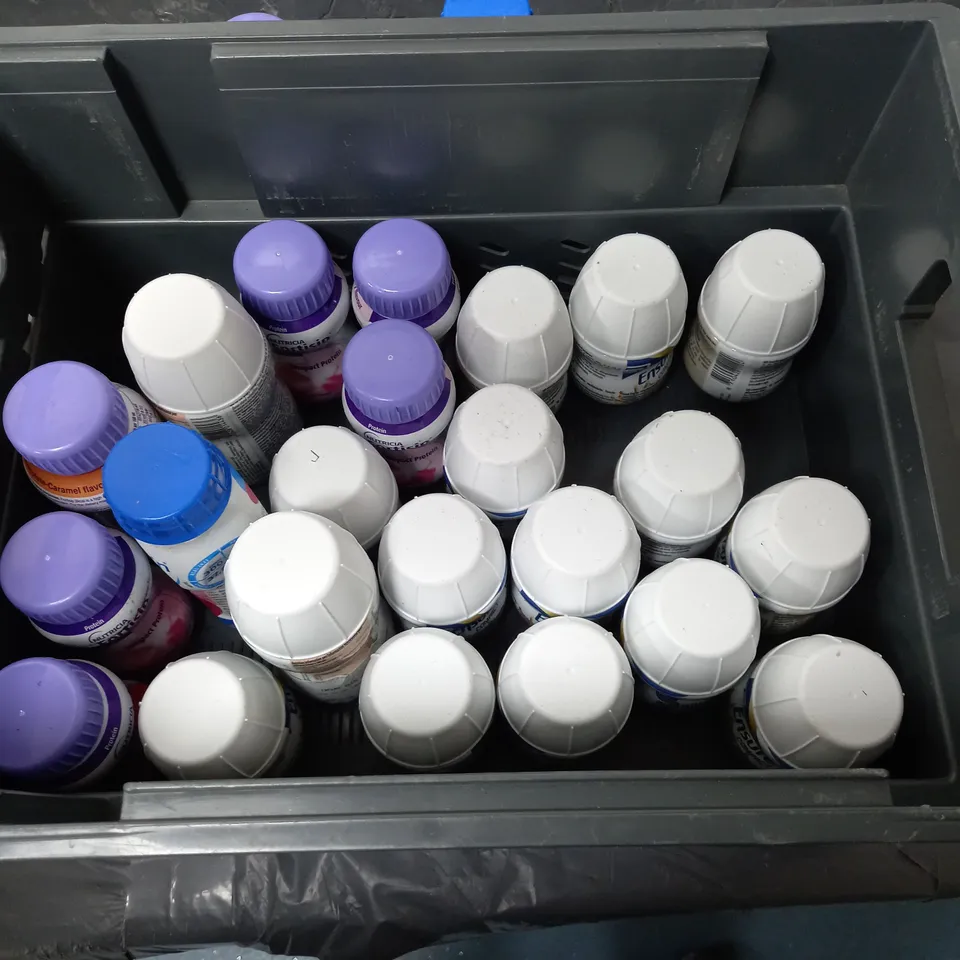 APPROXIMATELY 20 ASSORTED NUTRITION DRINKS TO INCLUDE - NUTRICIA FORTINI COMPACT - FRESUBIN ENERGY - NUTRICIA FORTISIP - ETC - COLLECTION ONLY
