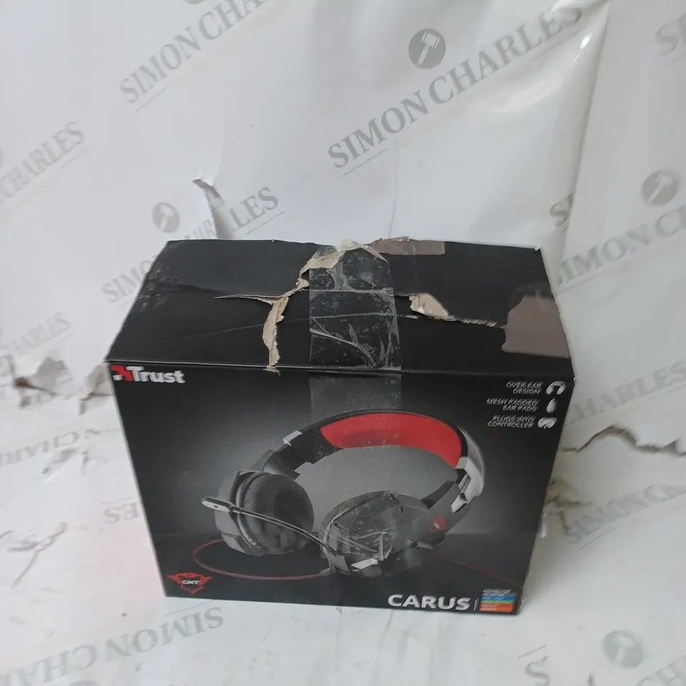 BOX OF ASSORTED ELECTRICAL ITEMS TO INCLUDE SPEAKERS, CONTROLLERS, MOUSE, HEADSETS ETC 