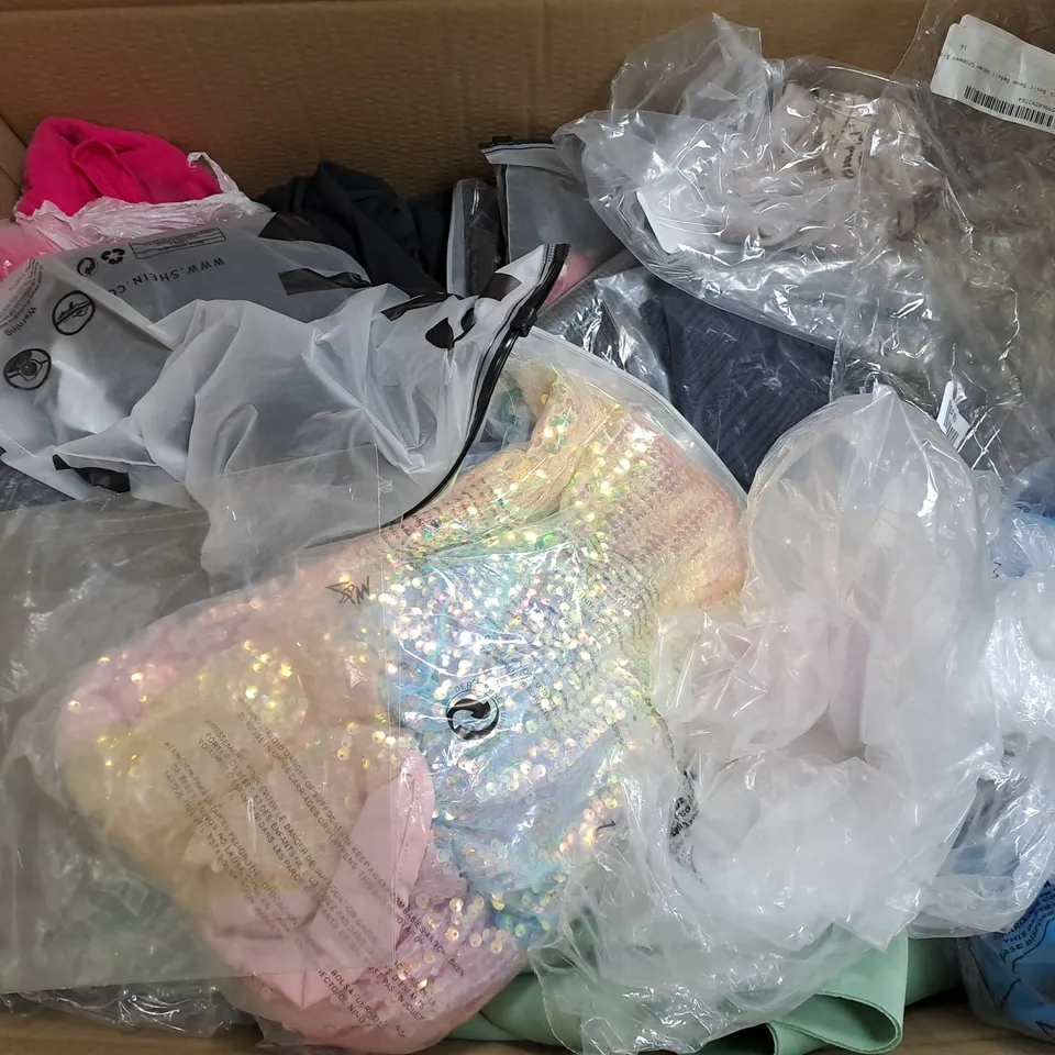 BOX OF APPROXIMATELY 25 ASSORTED CLOTHING ITEMS TO INCUDE - BRA - TROUSERS , TOPS , PANTS - ETC