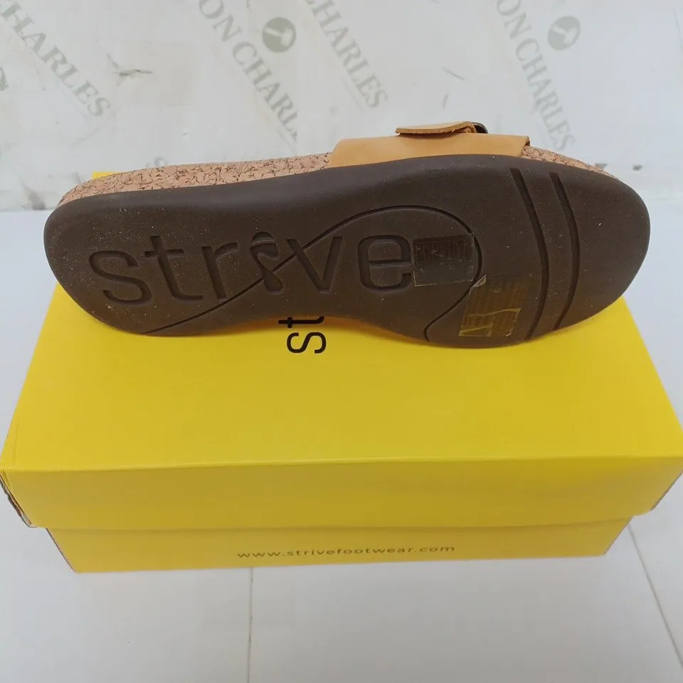 BOXED PAIR OF STRIVE SANDALS WITH TAN STRAP SIZE UK 7 