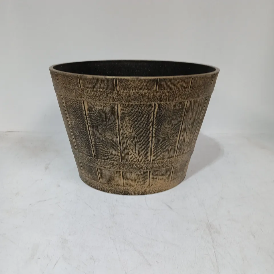 WOODE EFFECT ROUND GARDEN PLANTER - H 30CM X D 44CM