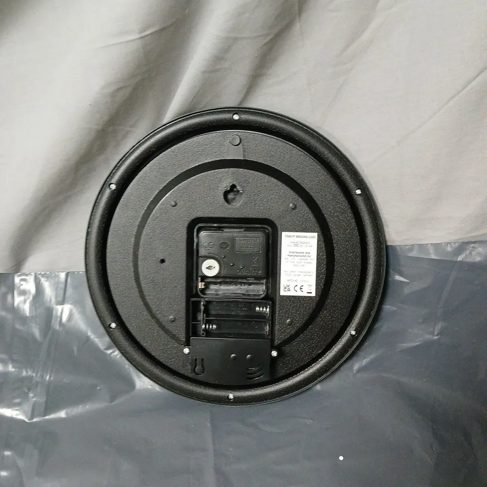 BIRDS CLOCK – GREEN CIRCULAR WALL CLOCK WITH ILLUSTRATED BIRDS 